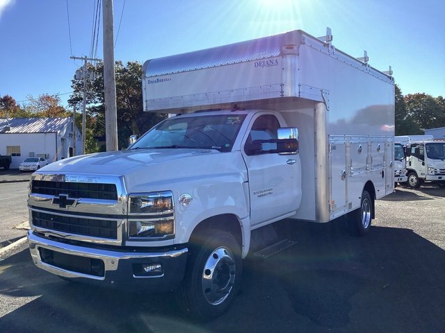 2023 Chevrolet Silverado 5500HD Work Truck photo 3