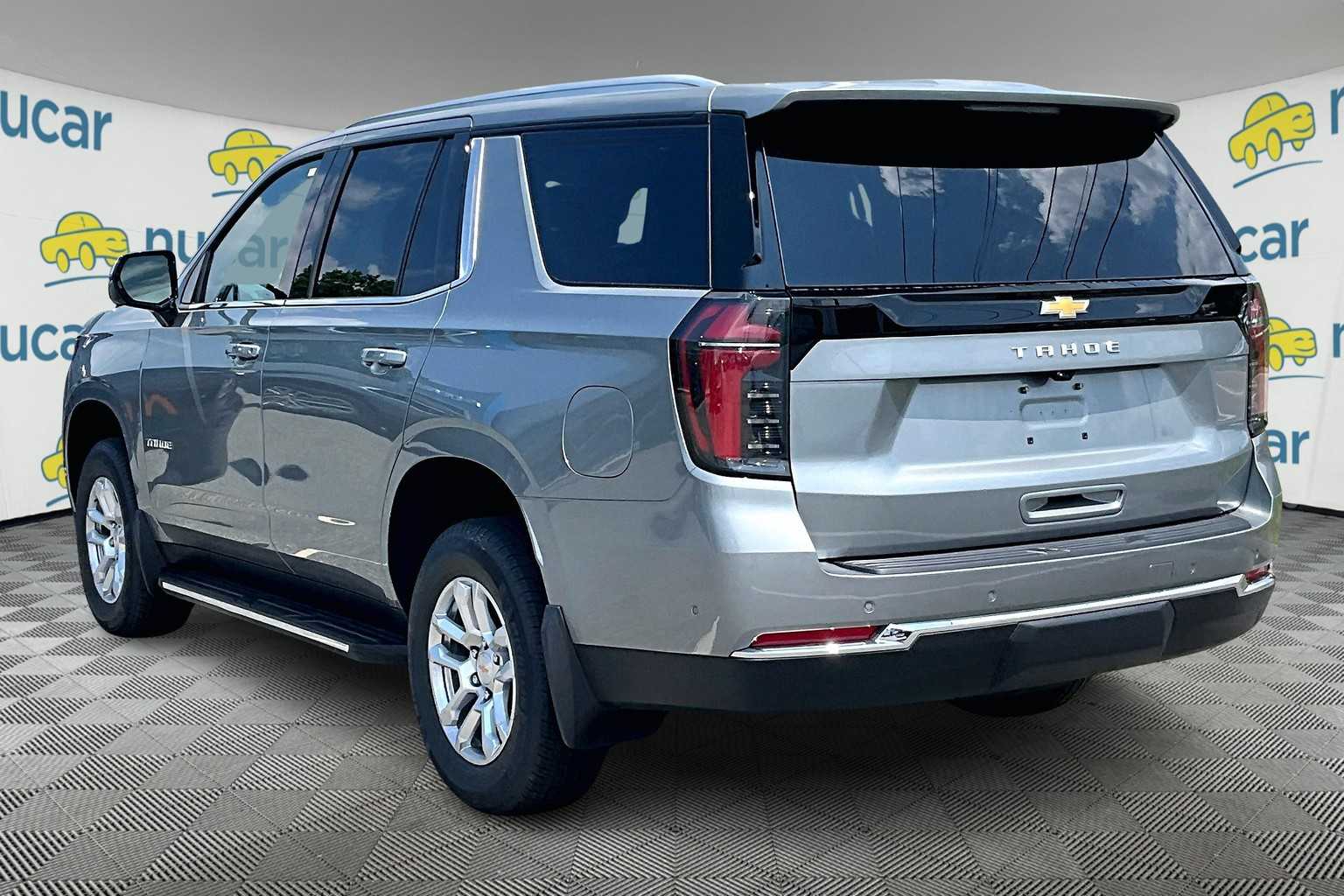 2025 Chevrolet Tahoe LS photo 4
