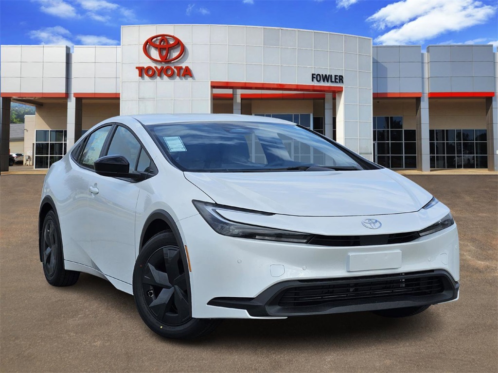 2026 Toyota Prius LE's photo