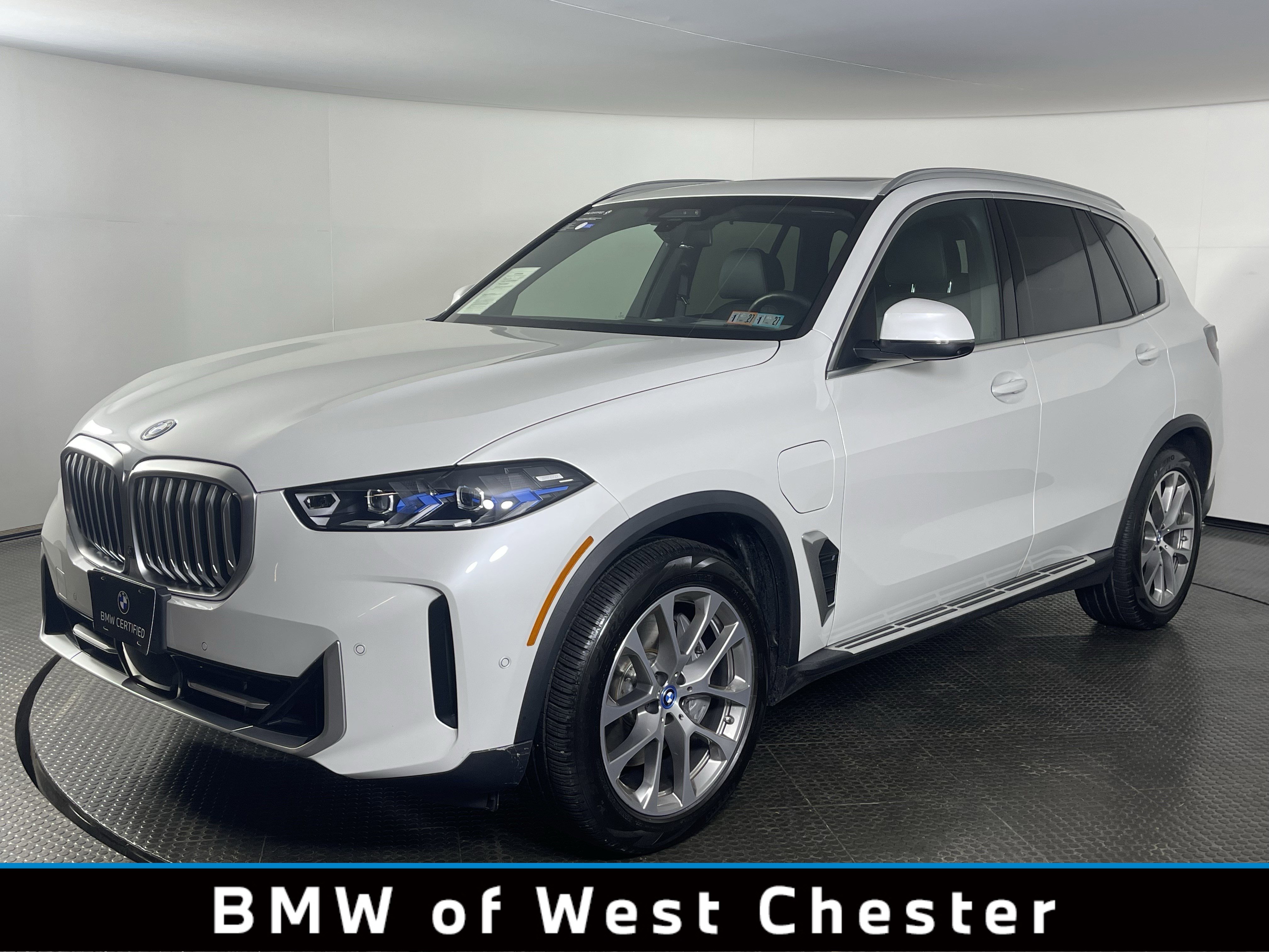 2024 BMW X5 50e's photo