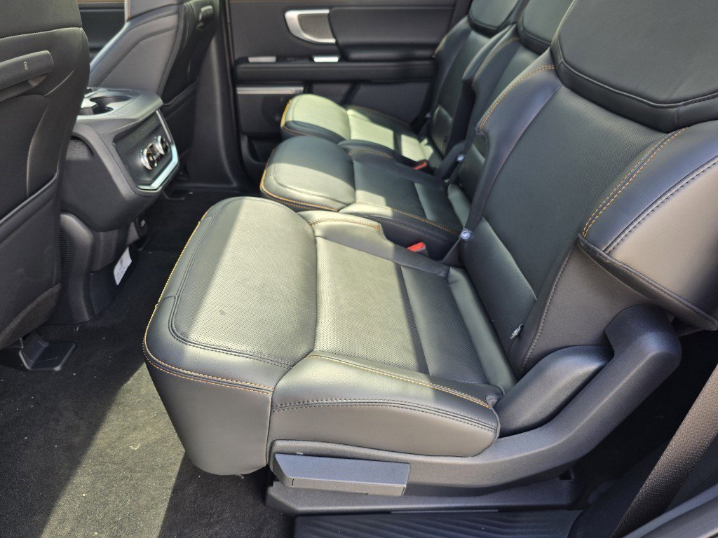 2025 Ford Expedition photo 21