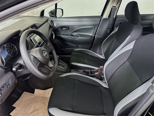 2025 Nissan Versa S photo 4
