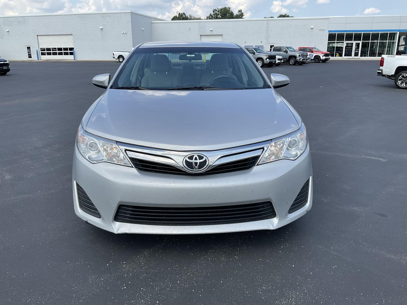 2014 Toyota Camry L photo 2