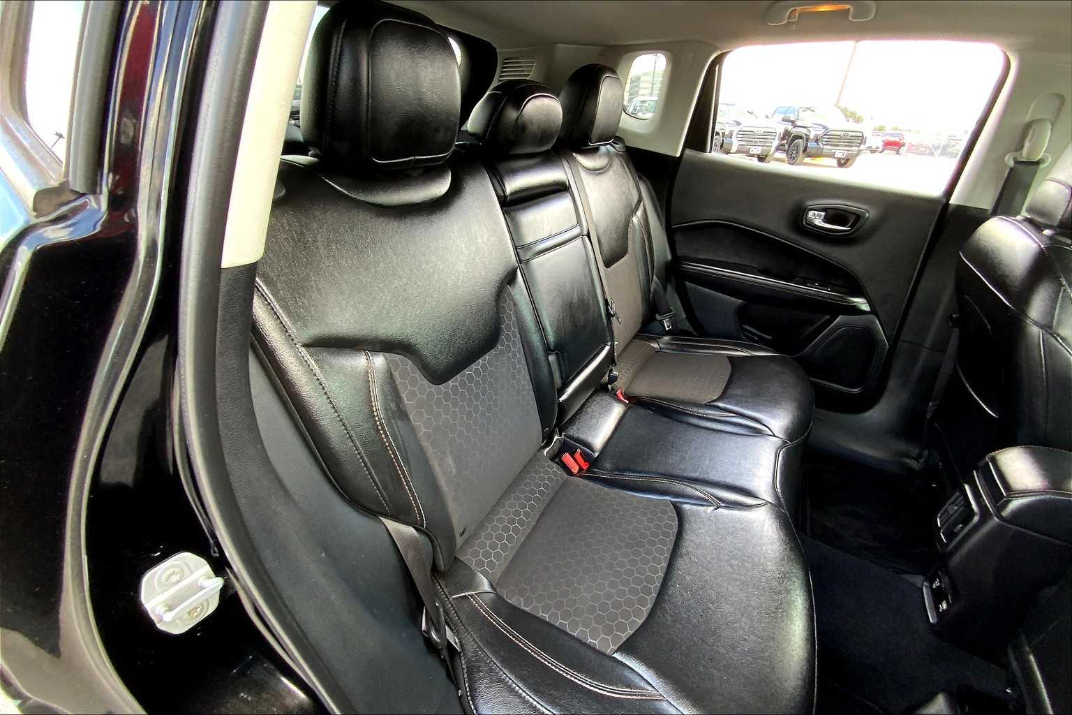 2018 Jeep Compass Latitude photo 18