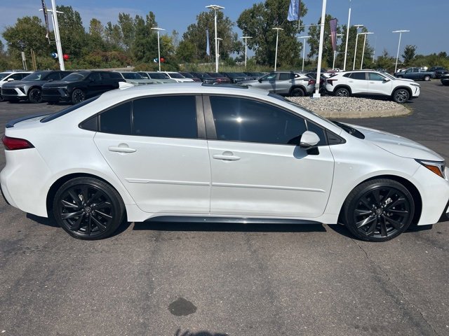 2023 Toyota Corolla XSE photo 3