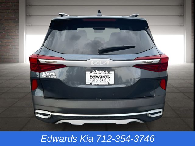 2022 Kia Seltos EX photo 3