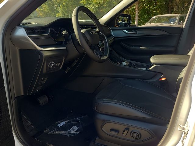 2025 Jeep Grand Cherokee Altitude X photo 3