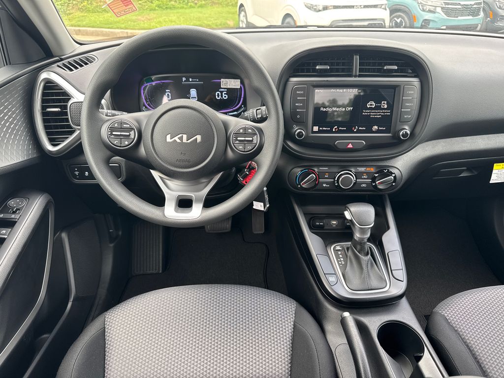 2025 Kia Soul LX photo 15