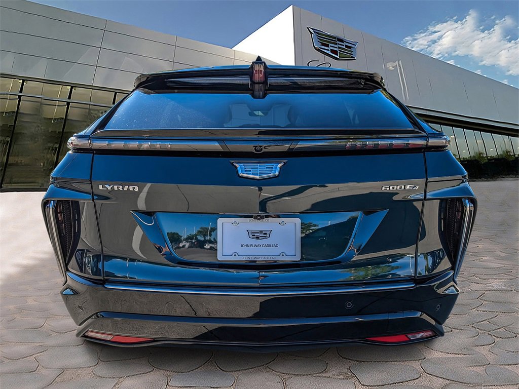 2026 Cadillac Lyriq Luxury photo 2