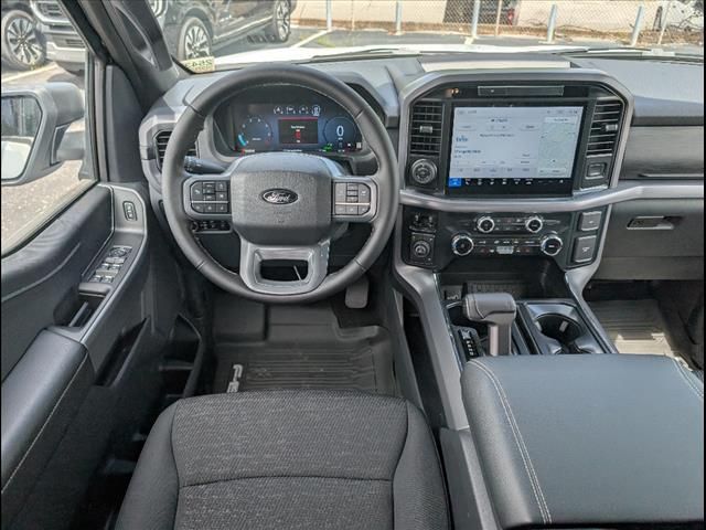 2025 Ford F-150 XLT photo 5
