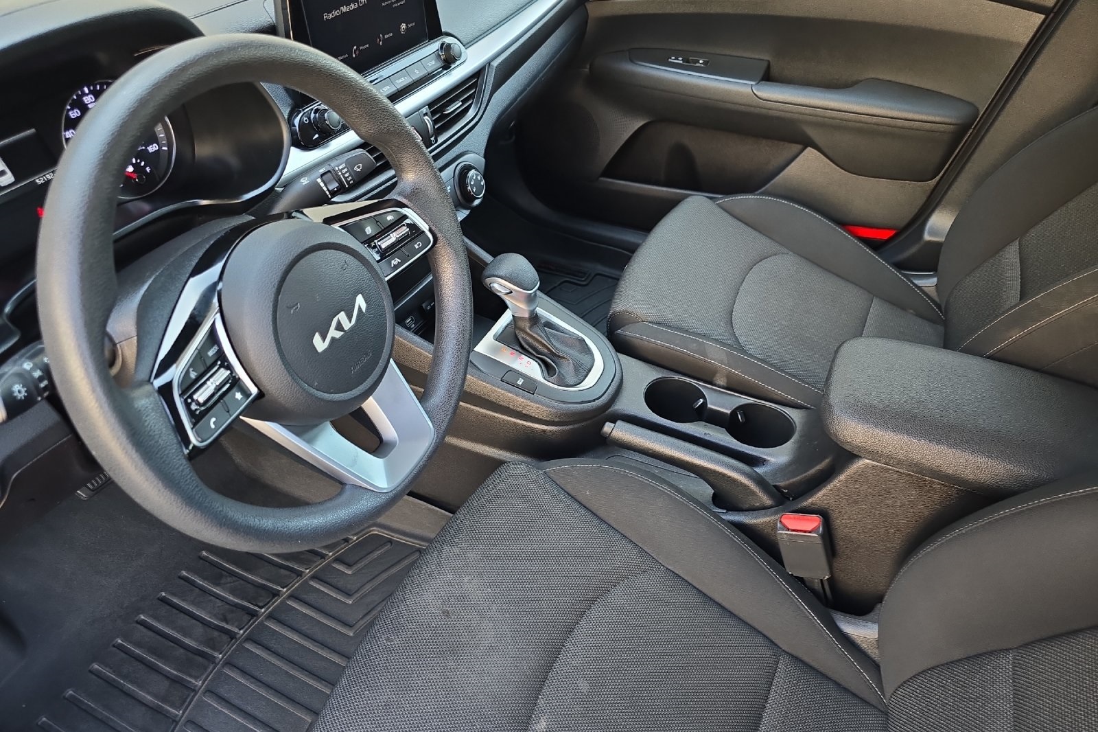 2022 Kia Forte FE LXS photo 10
