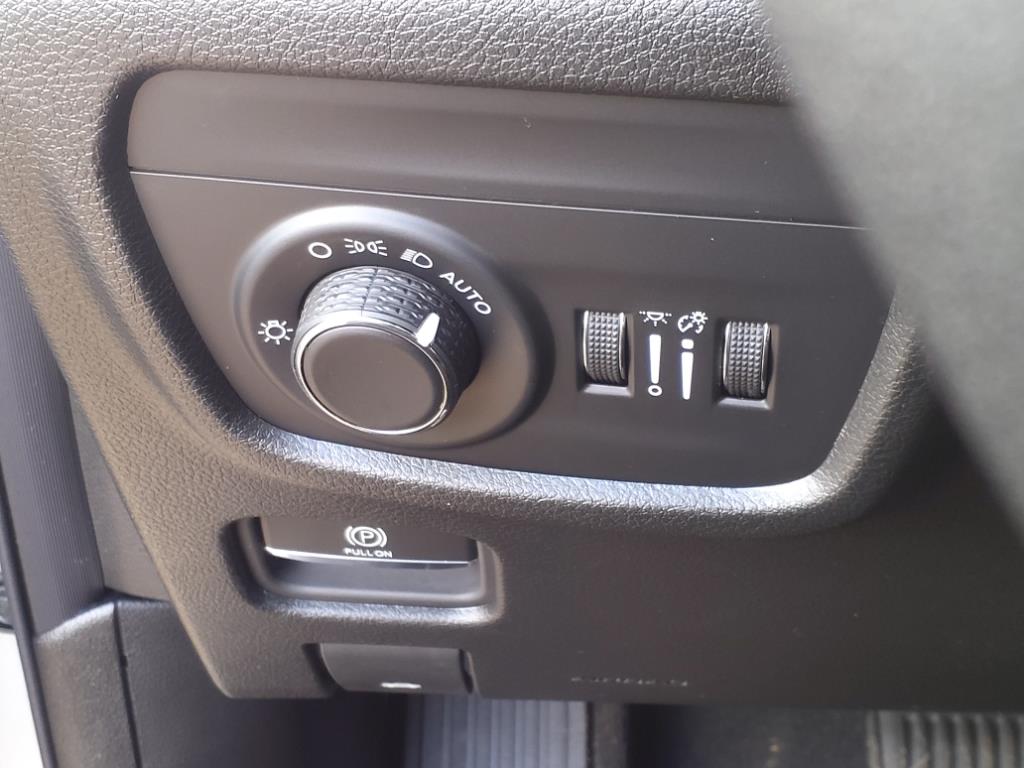 2024 Jeep Grand Cherokee Laredo photo 15