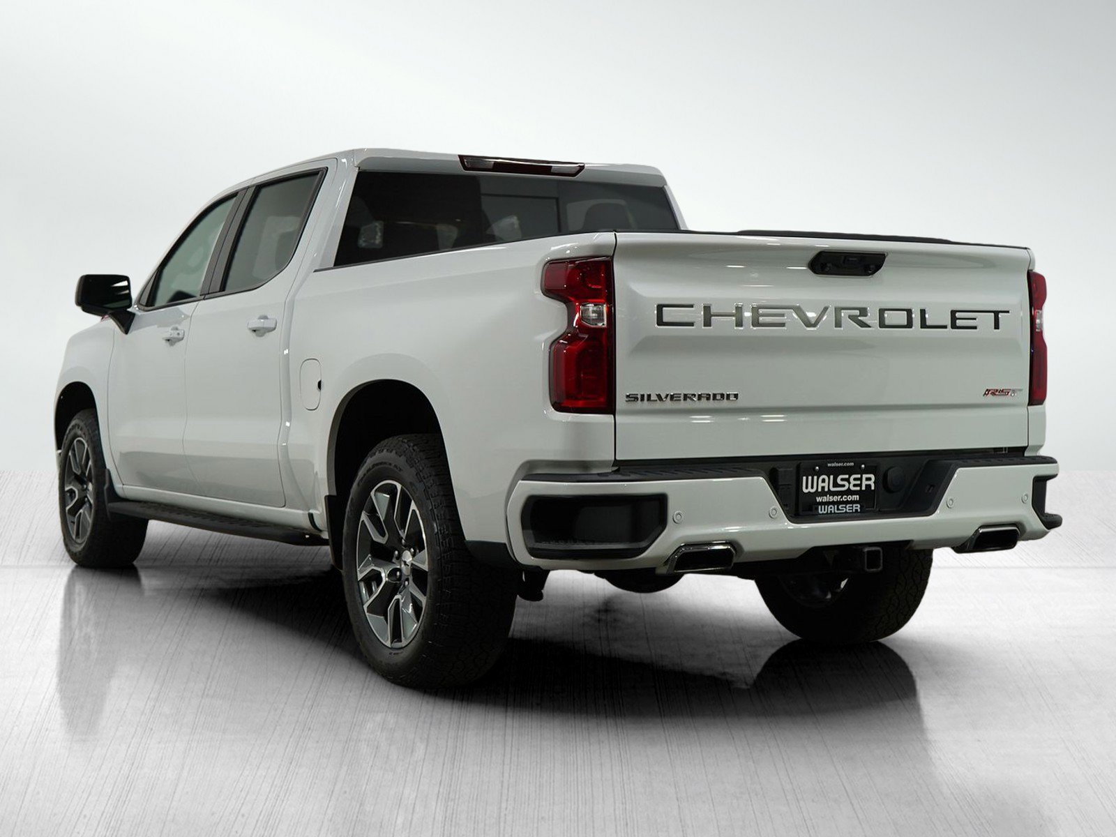 2023 Chevrolet Silverado RST photo 2