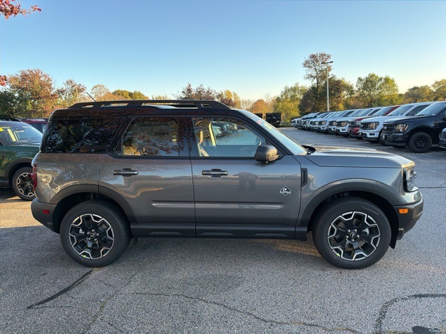 2025 Ford Bronco Sport Outer Banks photo 2