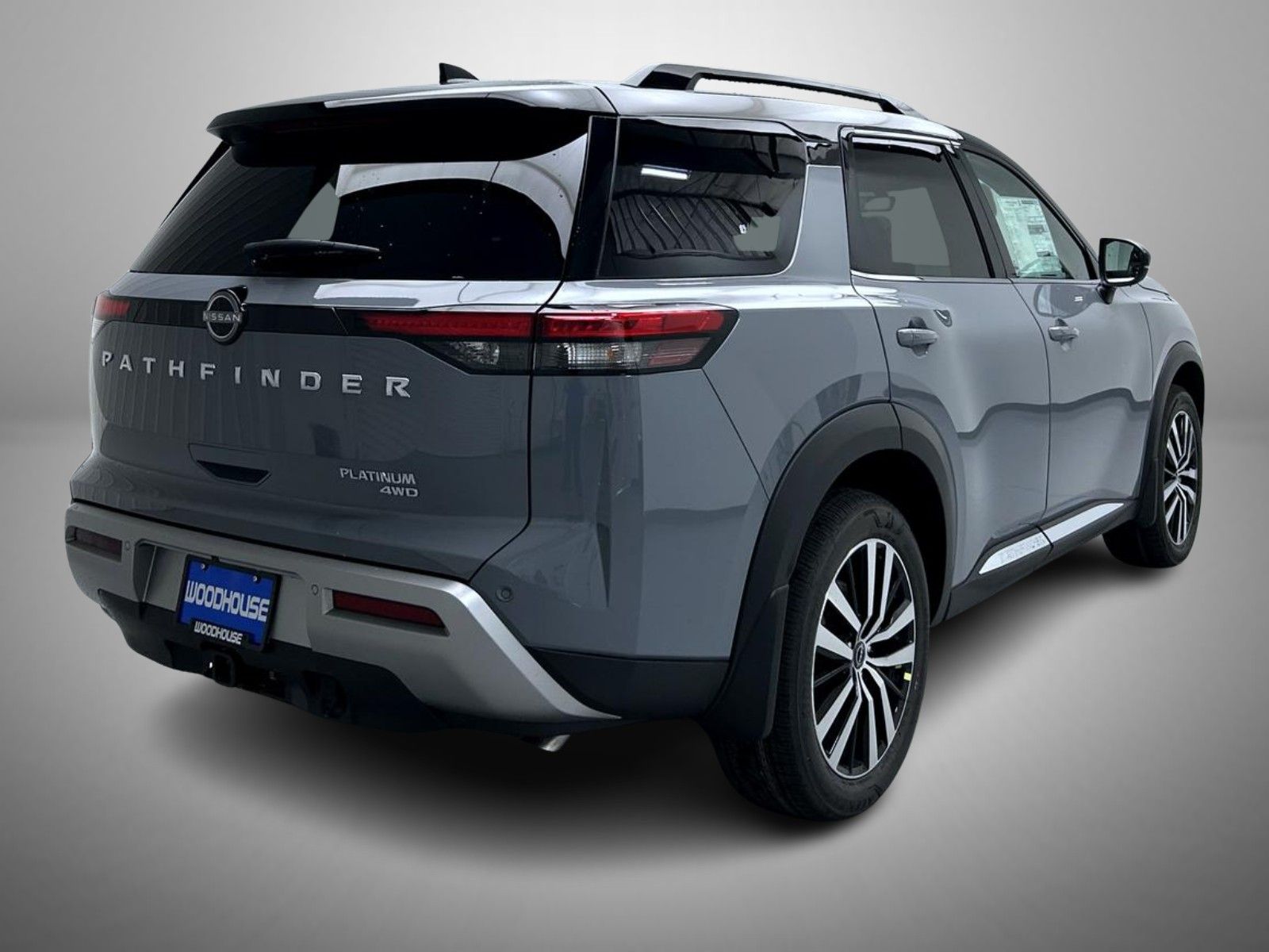 2025 Nissan Pathfinder Platinum photo 5