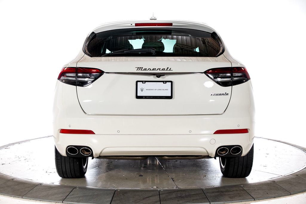 2022 Maserati Levante GT photo 3