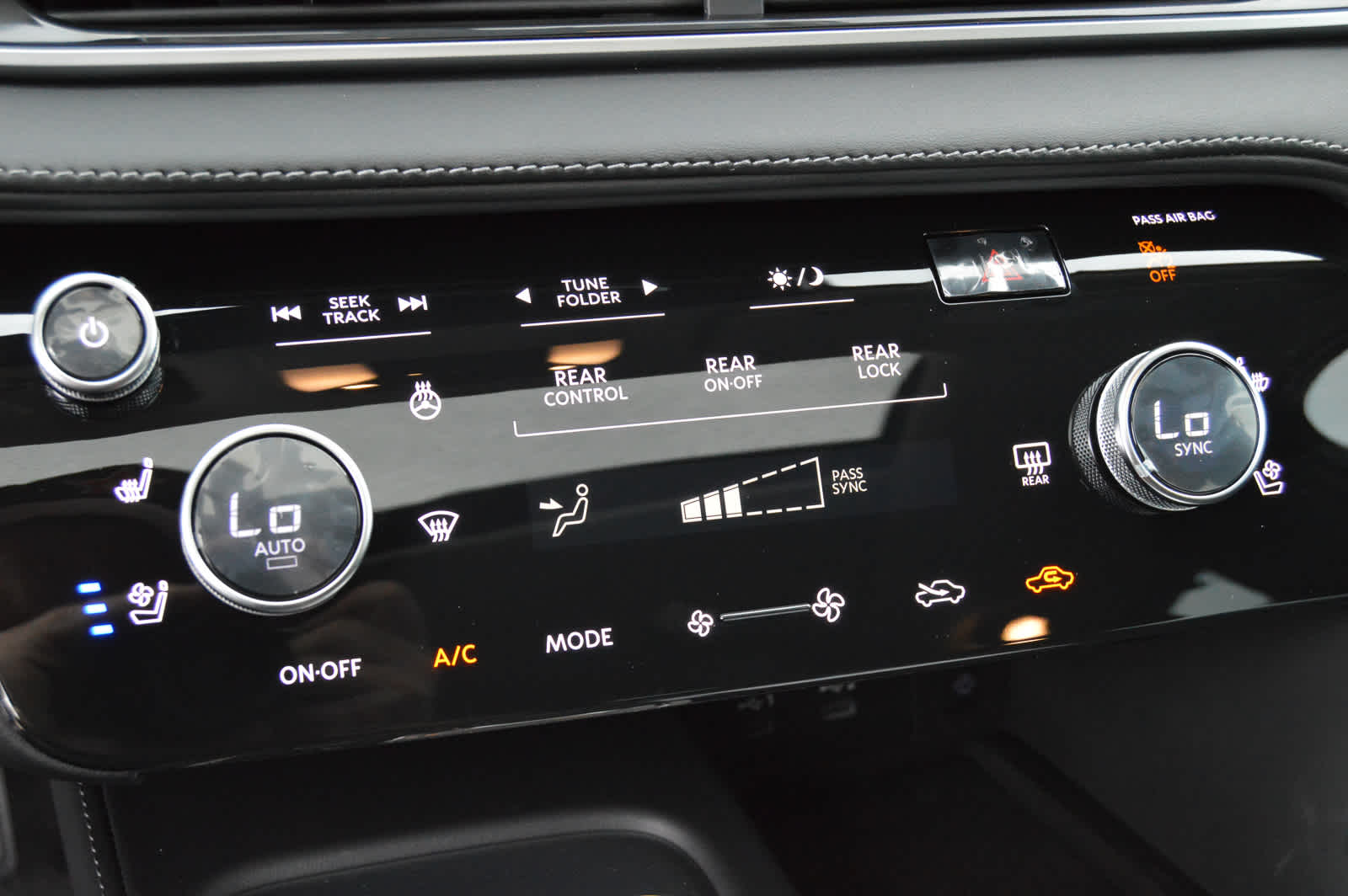 2026 Infiniti QX60 Luxe photo 13