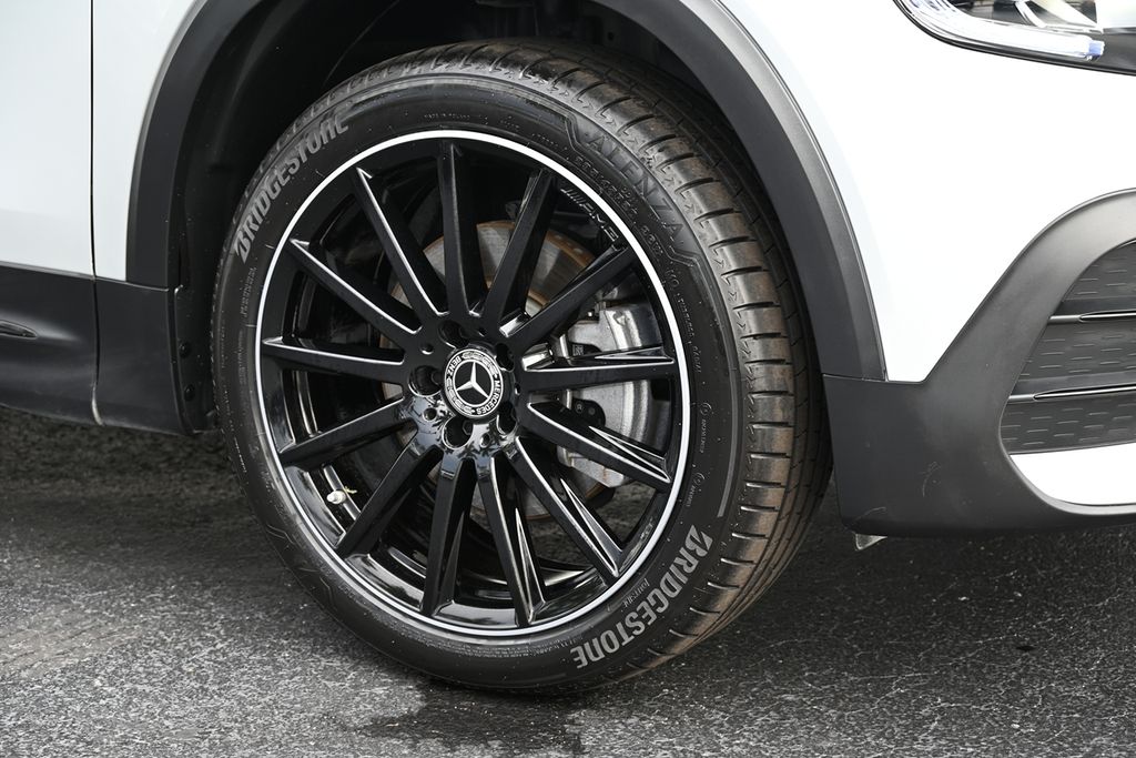 2023 Mercedes Benz GLB 250 photo 6