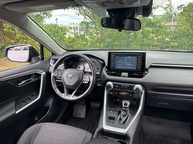 2019 Toyota RAV4 XLE photo 11