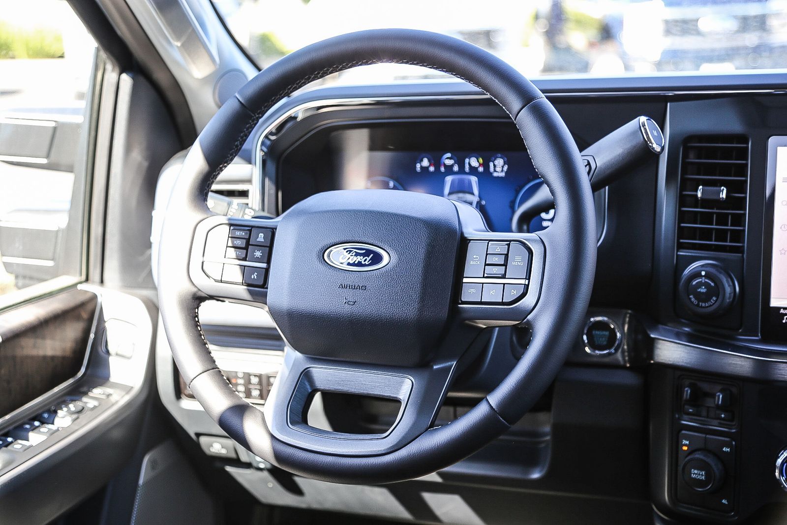 2025 Ford F-350 Lariat photo 9