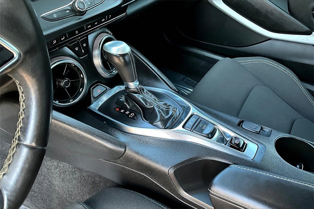 2018 Chevrolet Camaro 1LT photo 16