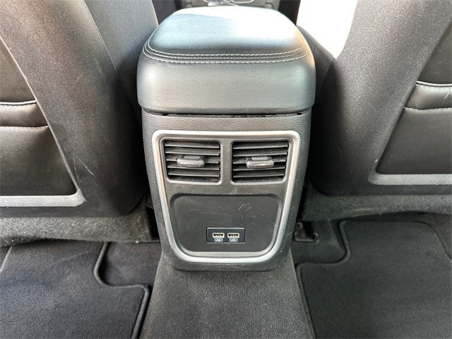 2023 Dodge Charger R/T photo 11