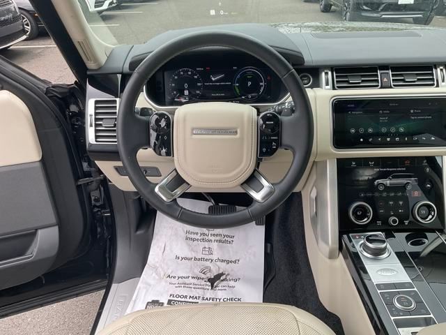 2020 Land Rover Range Rover HSE photo 14