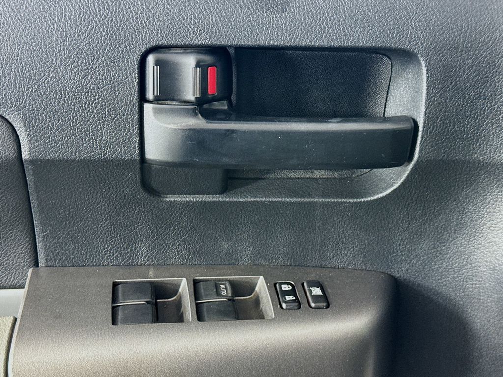 2011 Toyota Tundra Grade photo 19