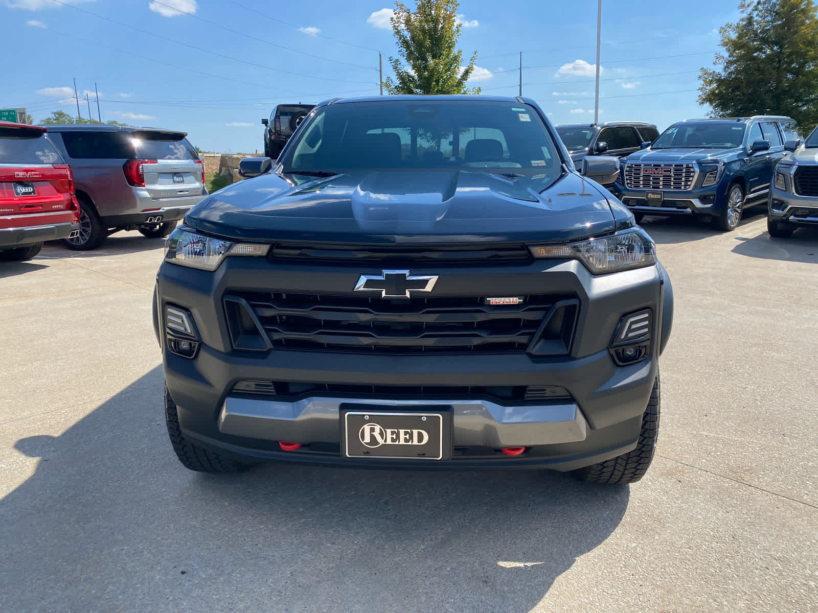 2025 Chevrolet Colorado Trail Boss photo 2