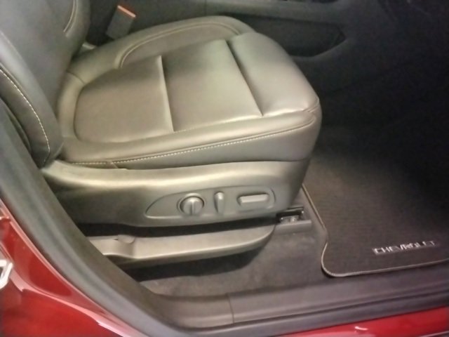 2023 Chevrolet Traverse Leather photo 13