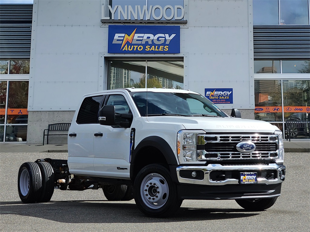 2023 Ford F-450 Super Duty Chassis Cab XLT's photo