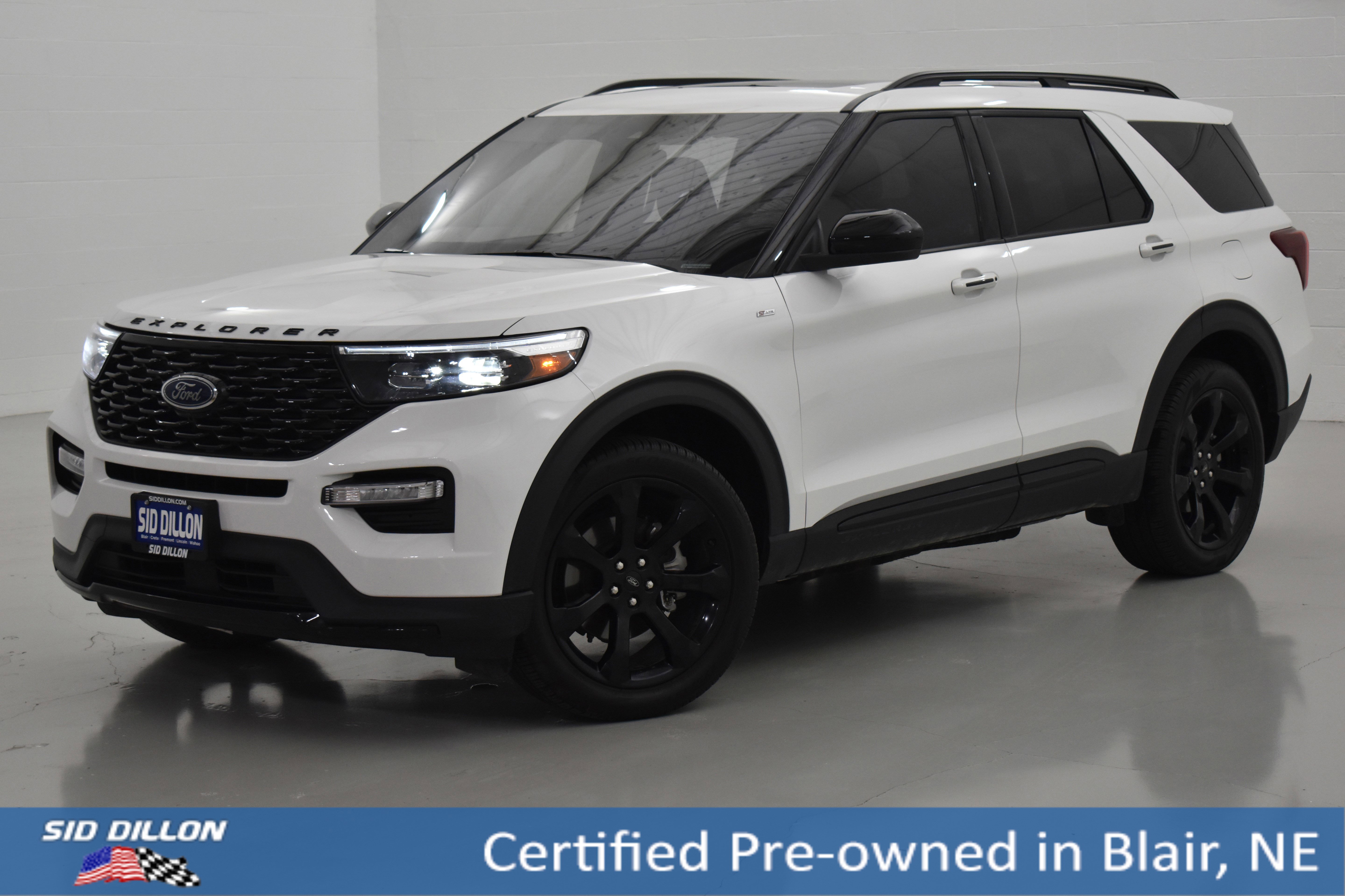 2024 Ford Explorer ST-LINE's photo