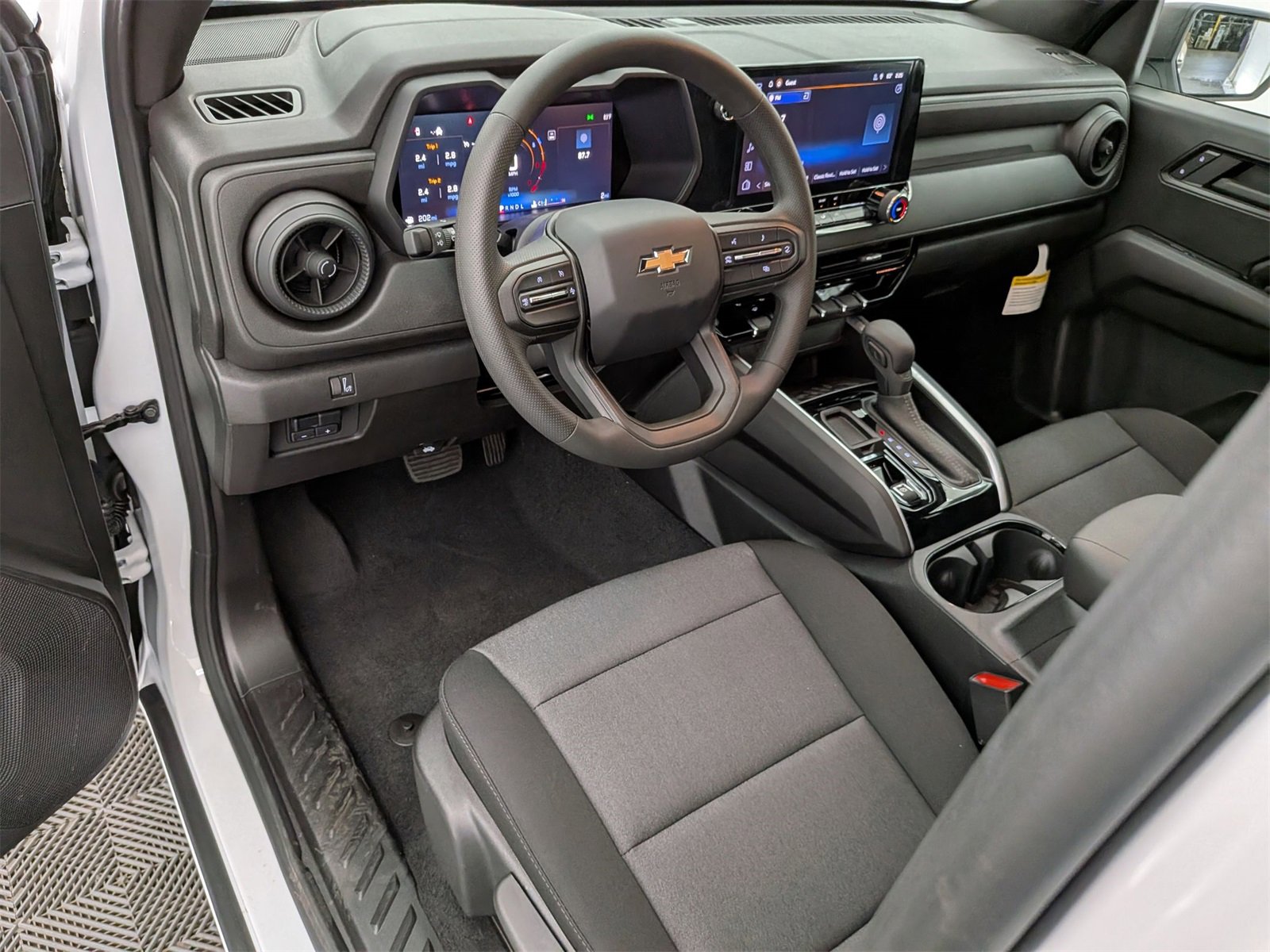 2026 Chevrolet Colorado Work Truck photo 2