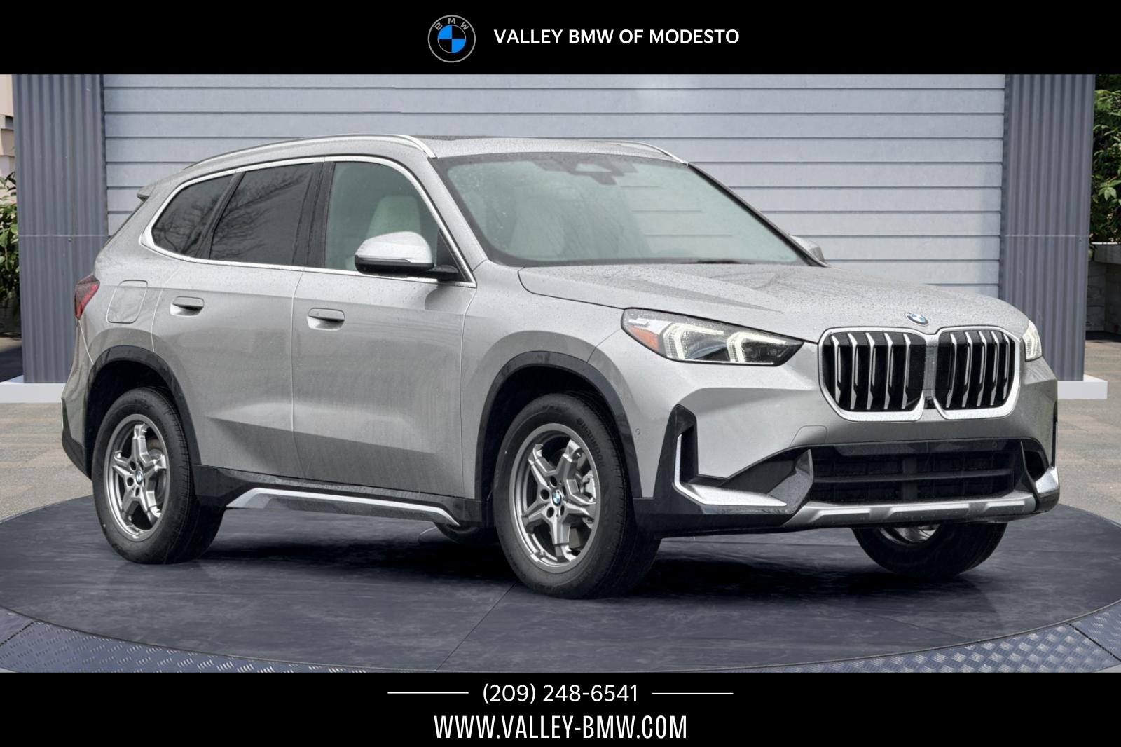 2026 BMW X1 28i's photo