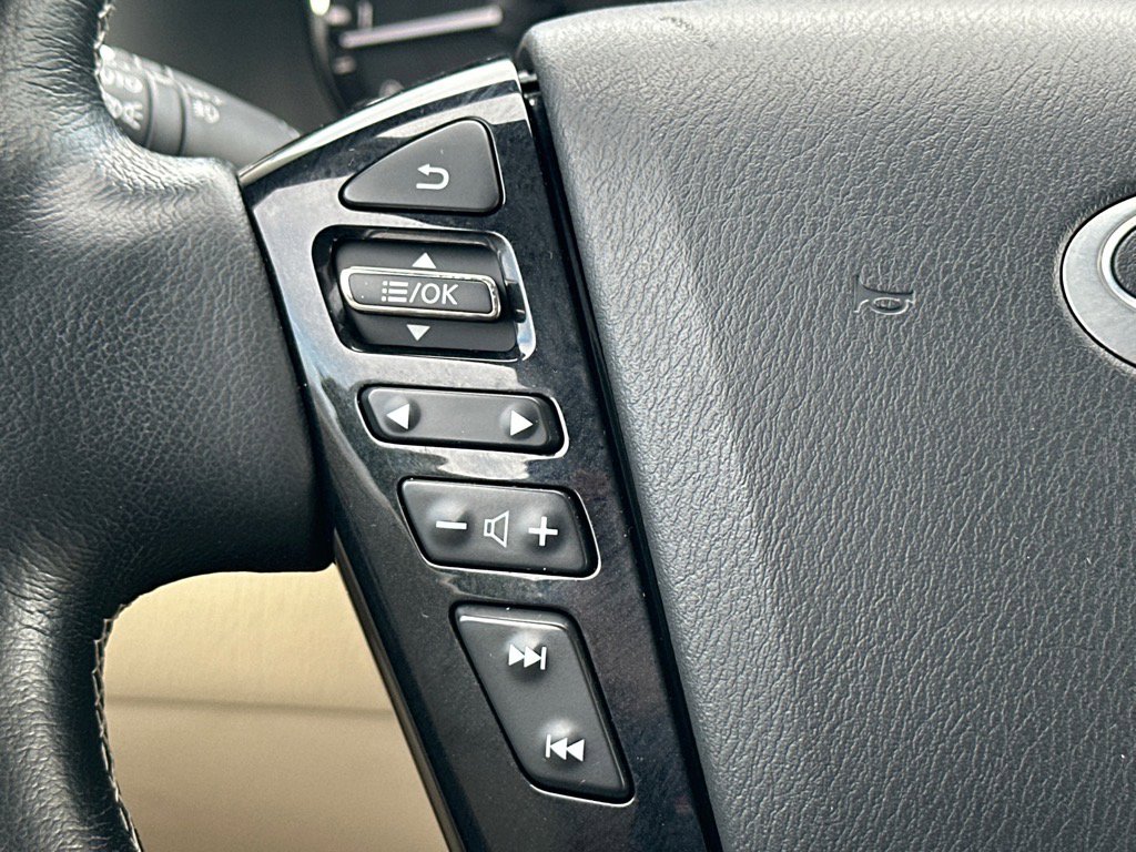 2022 Infiniti QX80 Luxe photo 22