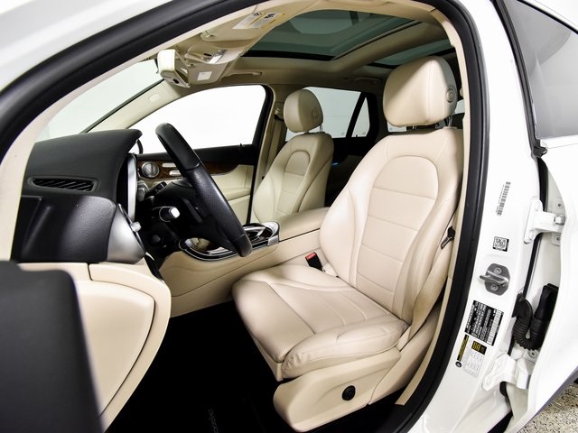 2017 Mercedes Benz GLC 300 photo 3