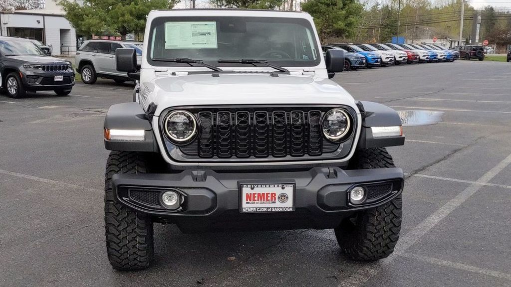 2025 Jeep Wrangler photo 3