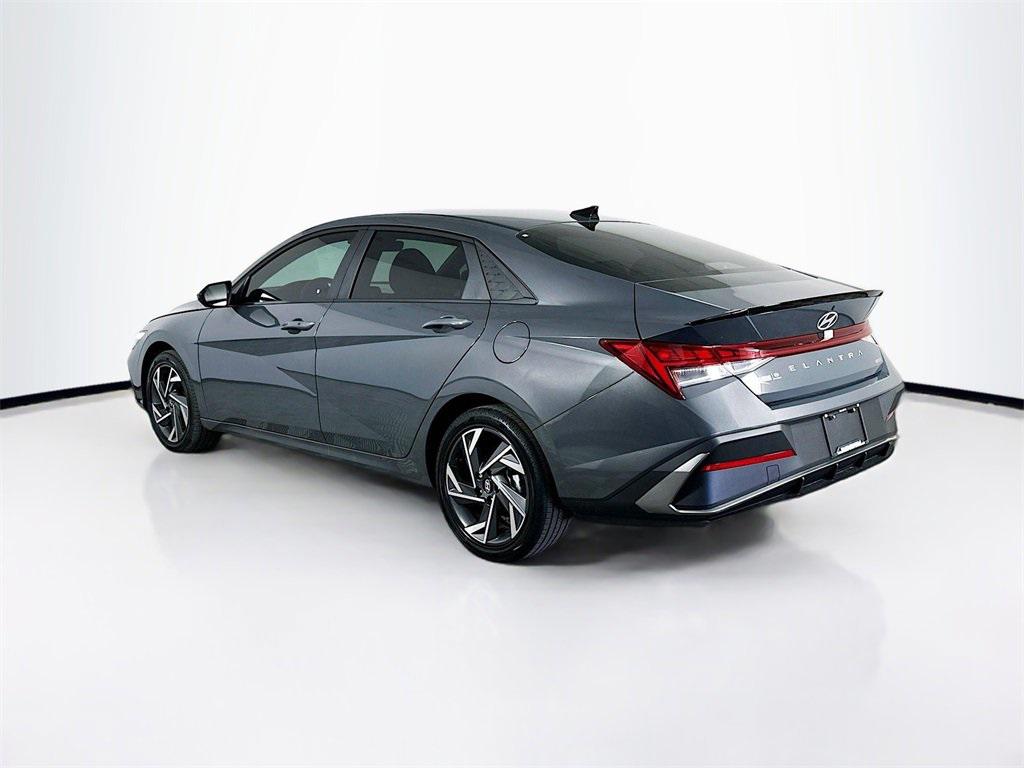 2025 Hyundai Elantra Hybrid SEL Sport photo 4