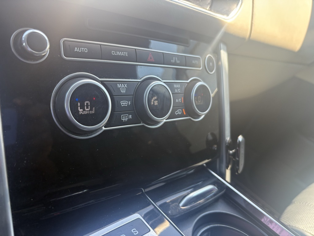 2017 Land Rover Range Rover Supercharged LWB photo 12