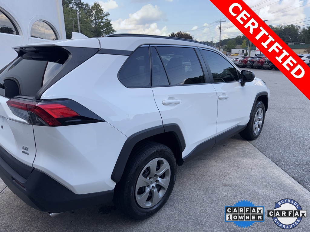 2019 Toyota RAV4 LE photo 5