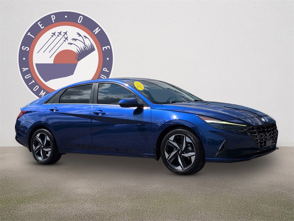 2023 Hyundai Elantra Limited photo 2