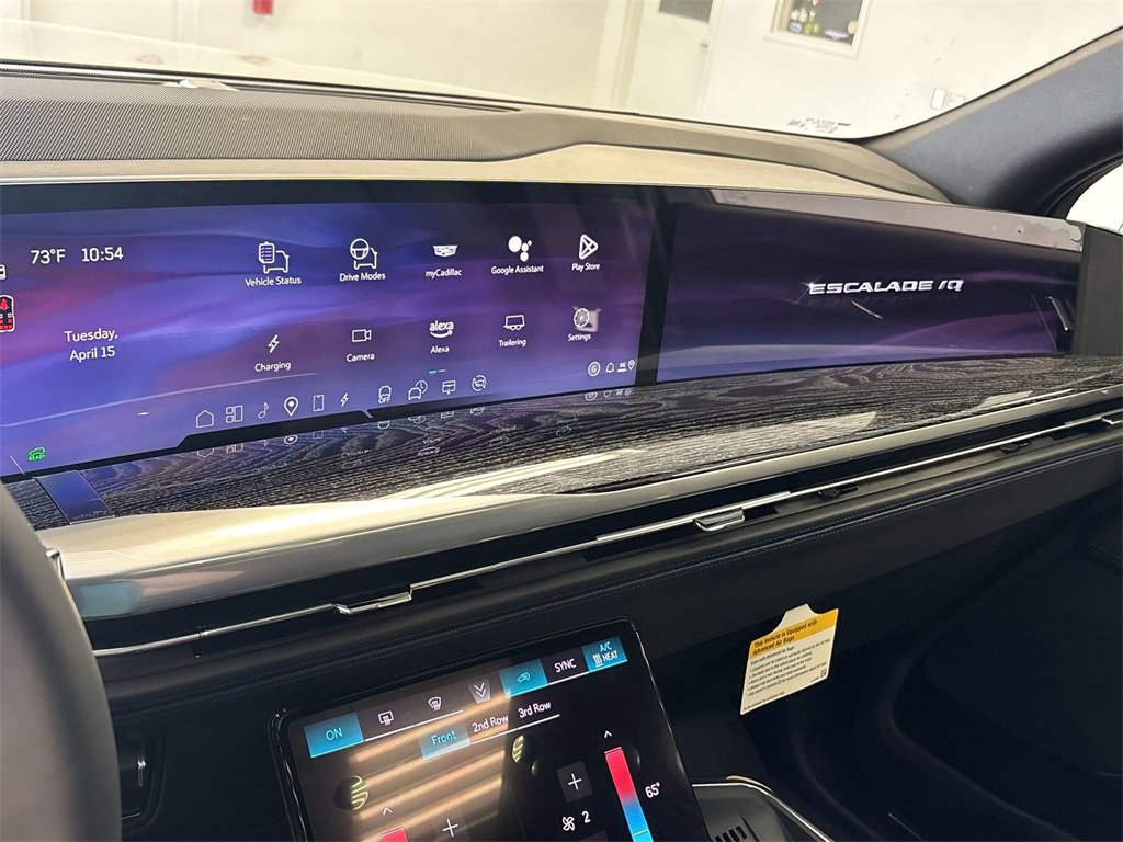 2025 Cadillac Escalade IQ Luxury photo 13