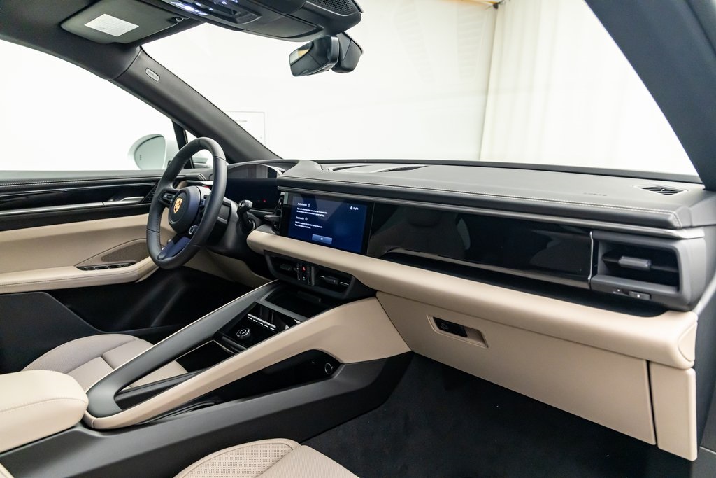 2024 Porsche Macan Electric 4 photo 27