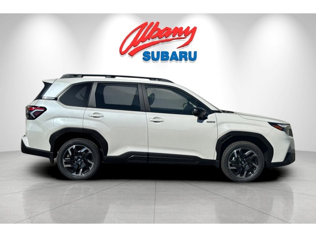 2025 Subaru Forester Premium photo 2