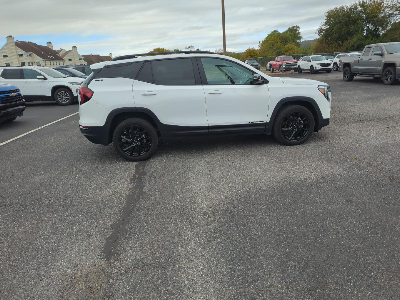 2023 Gmc Terrain SLE photo 3