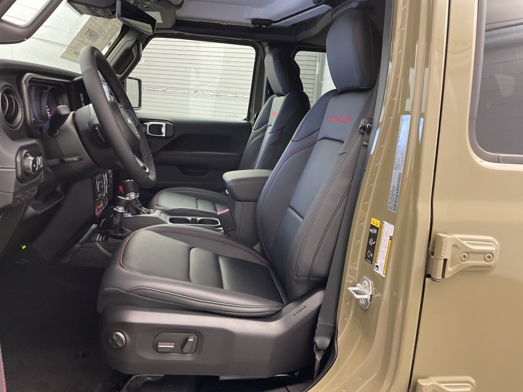 2025 Jeep Wrangler Rubicon photo 12