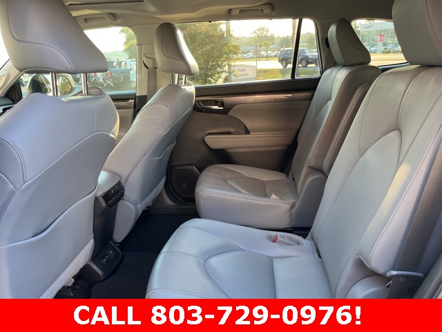 2020 Toyota Highlander Limited photo 11