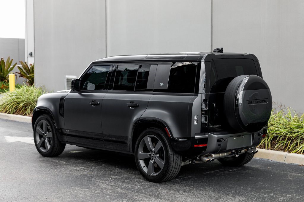2024 Land Rover Defender Carpathian Edition photo 3