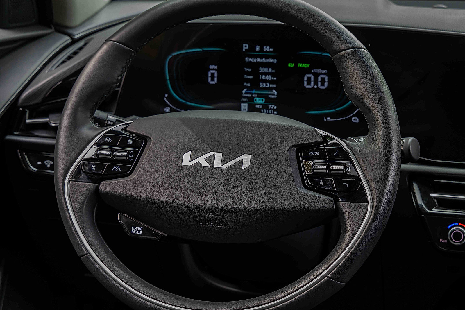 2023 Kia Niro Plug-In Hybrid SX Touring photo 9