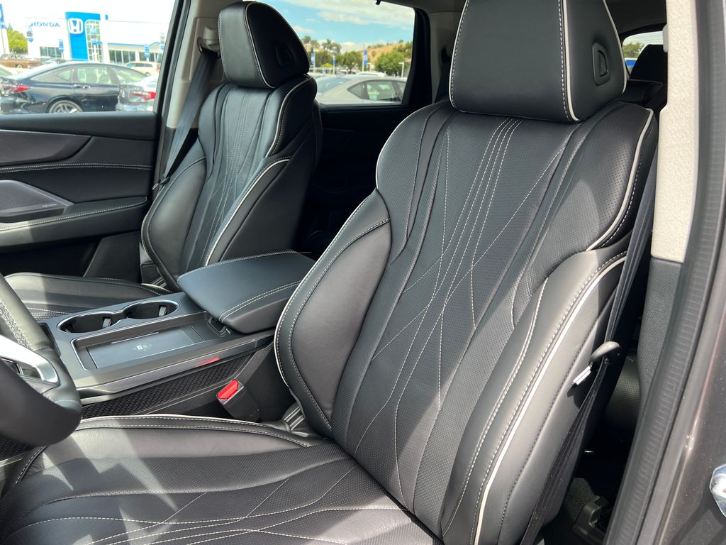2026 Acura MDX SH-AWD Advance photo 15